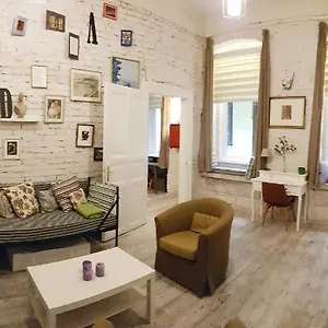 bpr-wolf-apartment-with-terrace.inbudapesthotels.com/