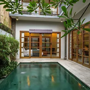 sonti-villa.ubudhotelsnow.com/